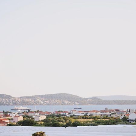 Apartment Blanka With A Beautiful View Of Trogir Buitenkant foto