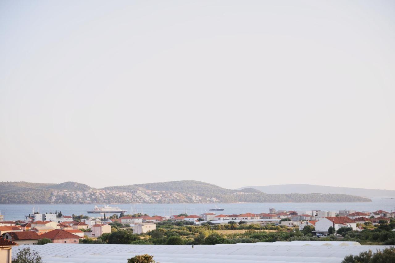 Apartment Blanka With A Beautiful View Of Trogir Buitenkant foto