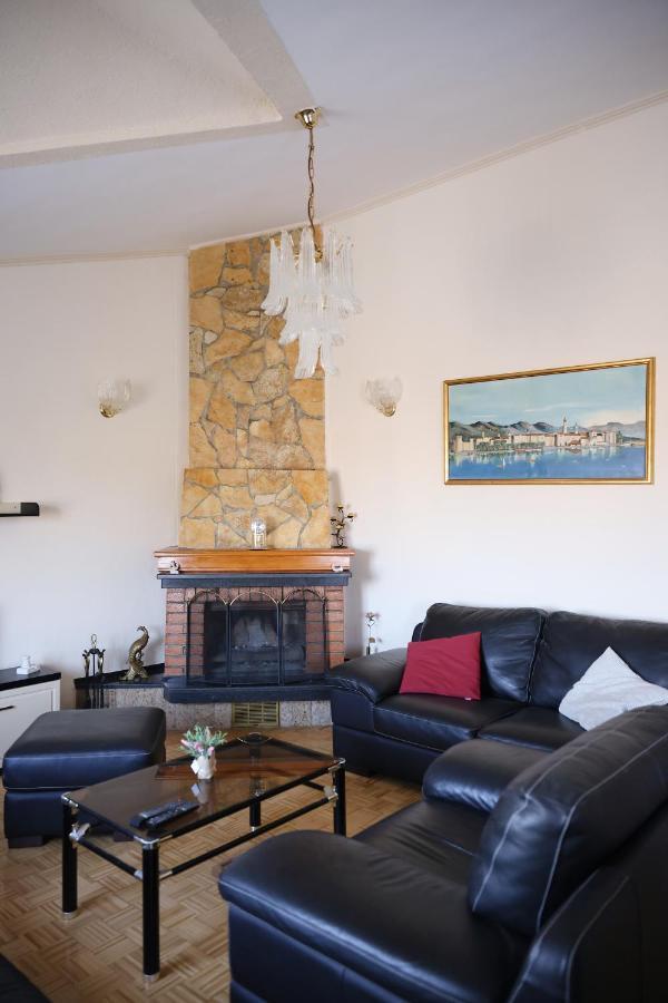 Apartment Blanka With A Beautiful View Of Trogir Buitenkant foto